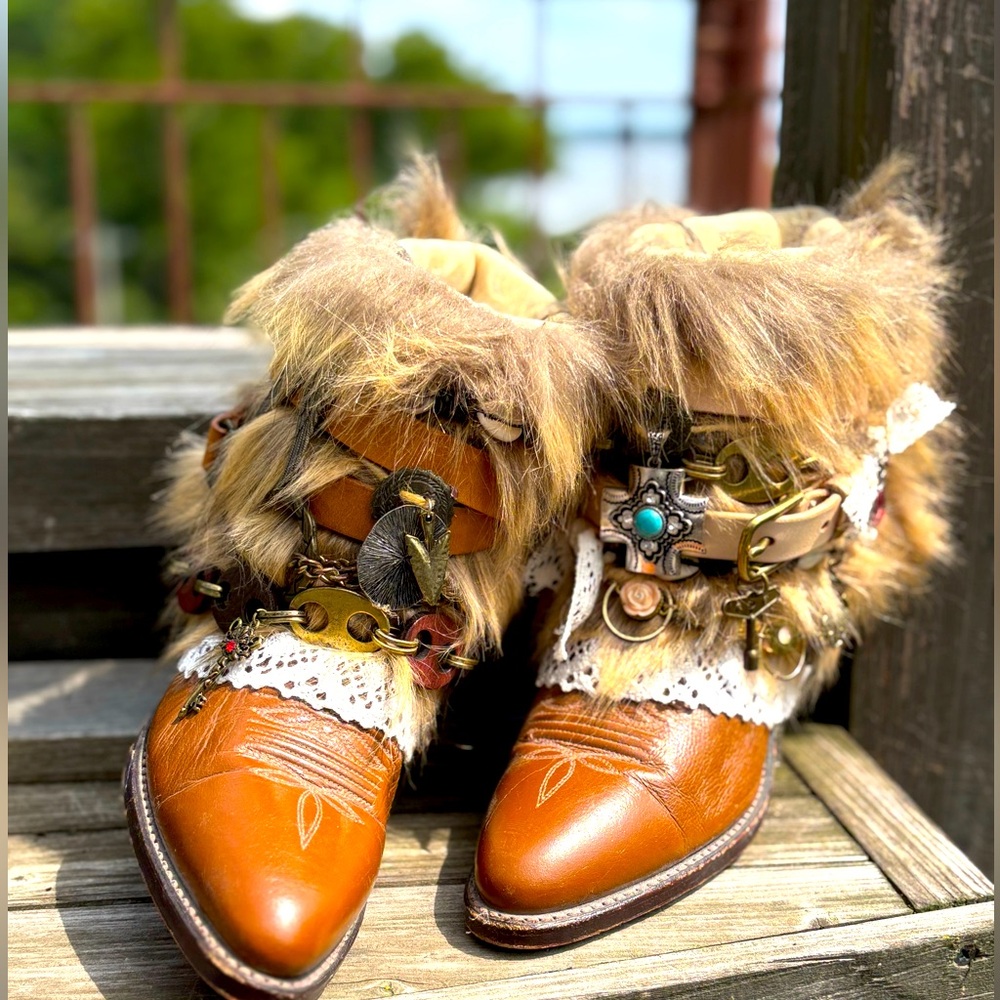 vintage upcycled leather boho western cowboy ankle boots brown fur rodeo cowgirl